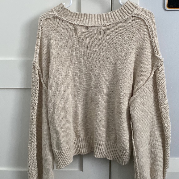 Elegant beige knitted slightly cropped long-sleeve top:) - Picture 2 of 5
